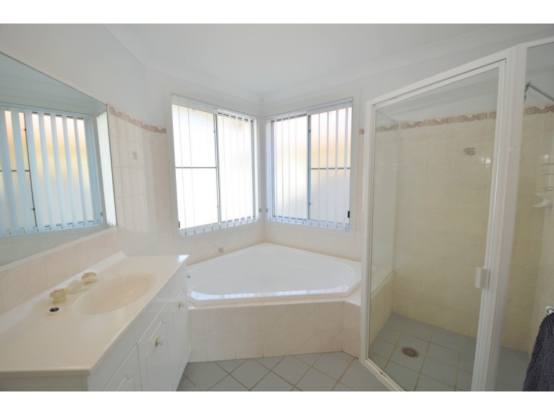 1/8 Nabilla Court, Yamba NSW 2464