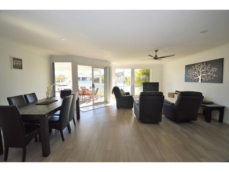 1/8 Nabilla Court, Yamba NSW 2464