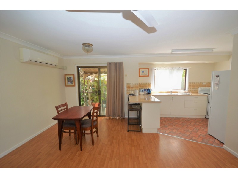2/6 Roseland Avenue, Yamba NSW 2464