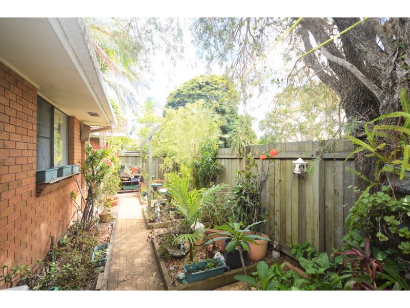2/6 Roseland Avenue, Yamba NSW 2464