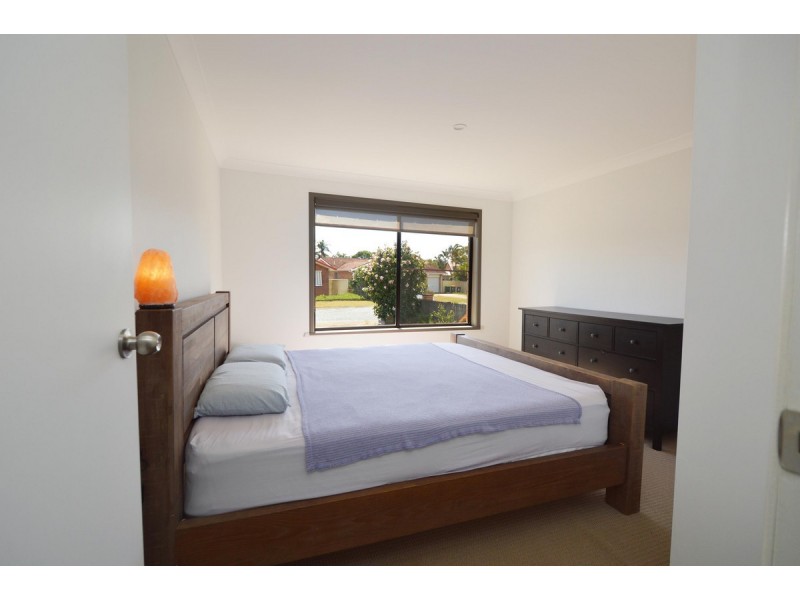 1 Ficus Close, Yamba NSW 2464
