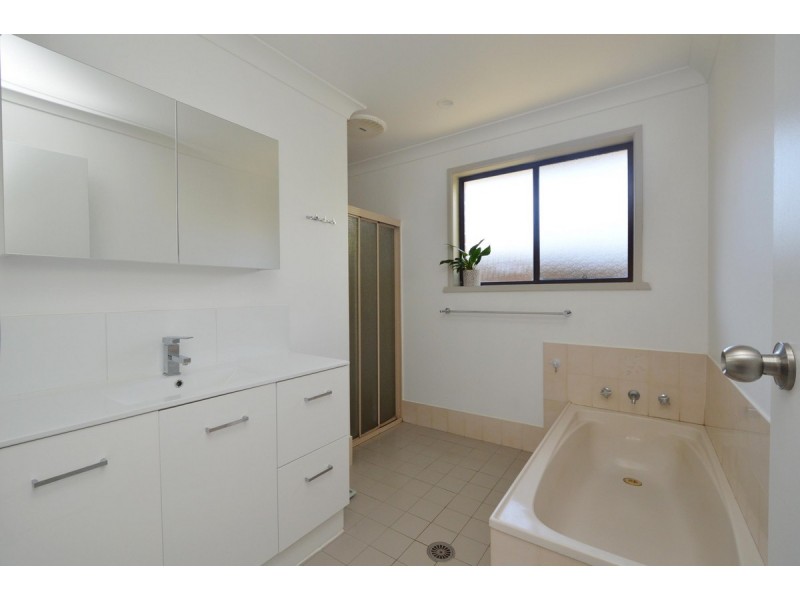 1 Ficus Close, Yamba NSW 2464