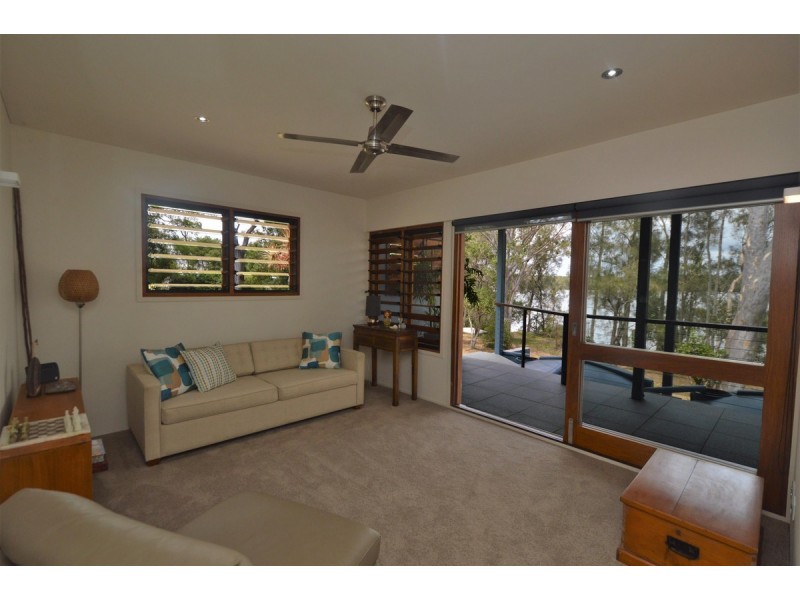 185 Lakes Bvd, Wooloweyah NSW 2464