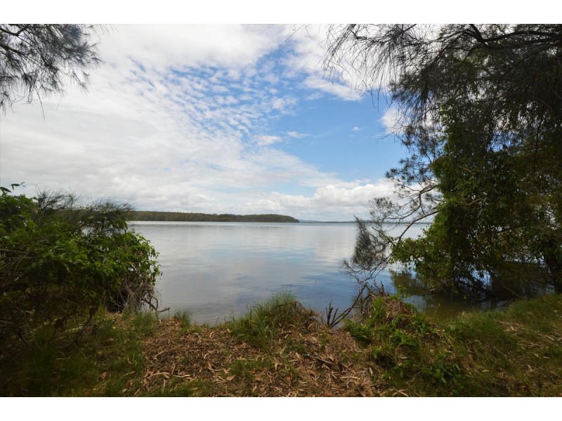 185 Lakes Bvd, Wooloweyah NSW 2464