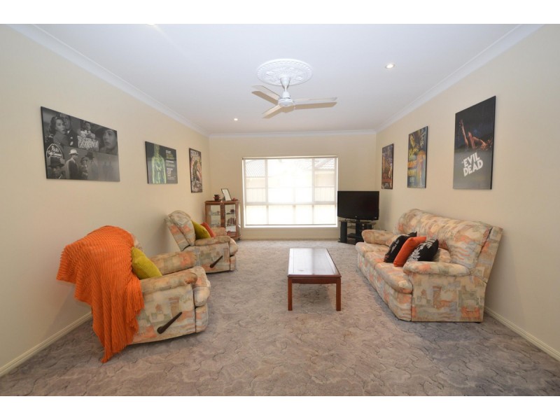 3 Newport Island Circuit, Yamba NSW 2464