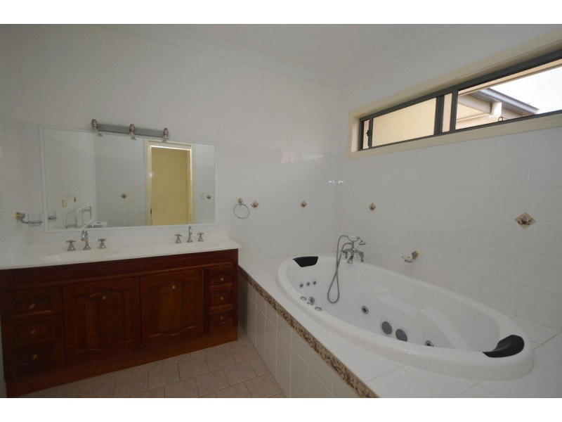 3 Newport Island Circuit, Yamba NSW 2464