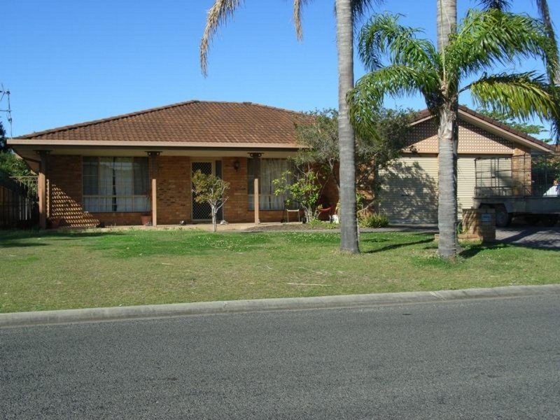 4 Palm Terrace, Yamba NSW 2464