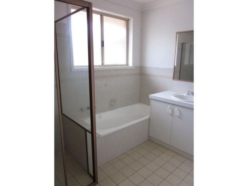 4 Palm Terrace, Yamba NSW 2464