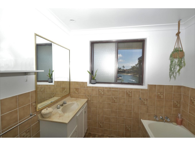 1 Westringia Place, Yamba NSW 2464