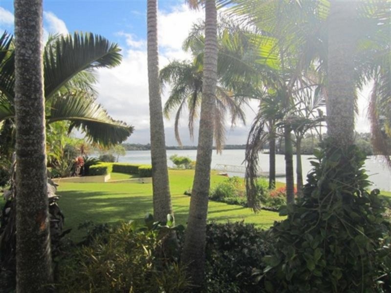 30 Palm Terrace, Yamba NSW 2464