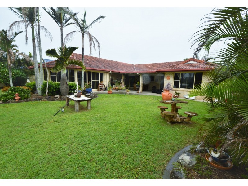 30 Palm Terrace, Yamba NSW 2464