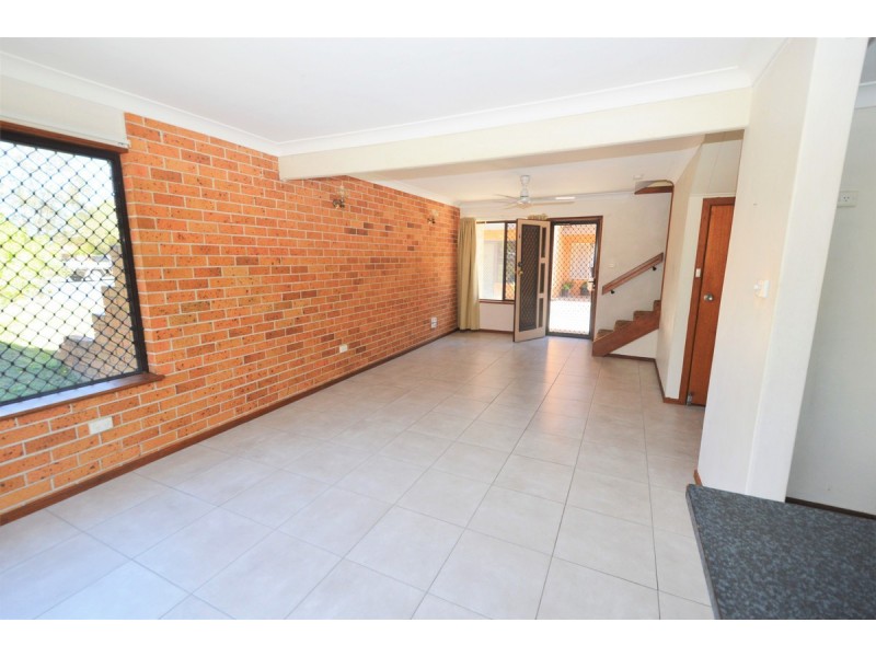 4/2 Waratah Avenue, Yamba NSW 2464