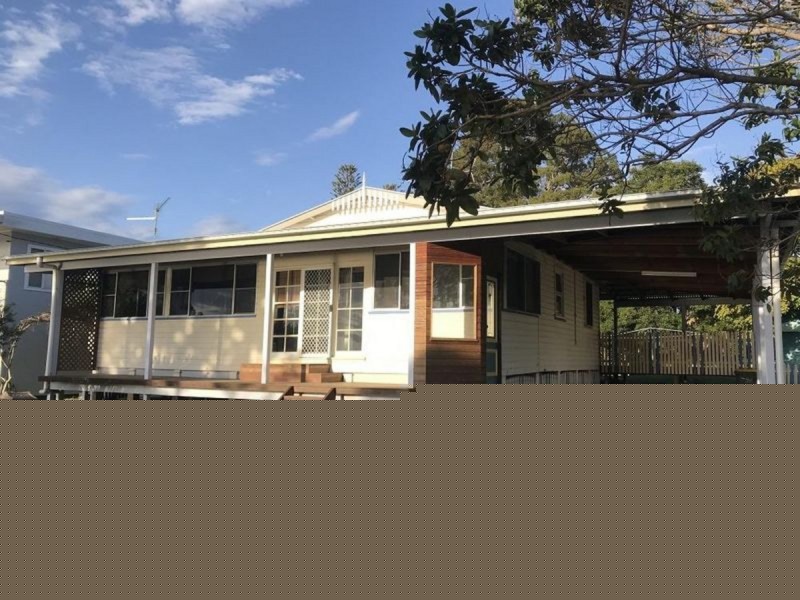 12 Marandowie Drive, Iluka NSW 2466