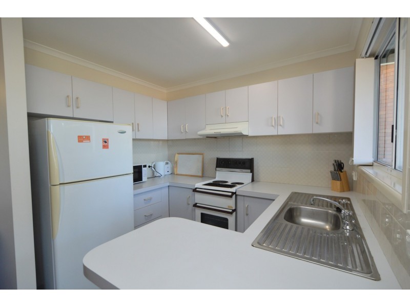 2/5 Pilot Street, Yamba NSW 2464