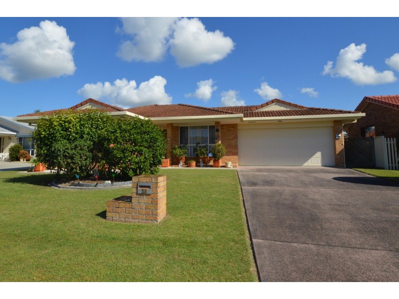 38 Admiralty Court, Yamba NSW 2464