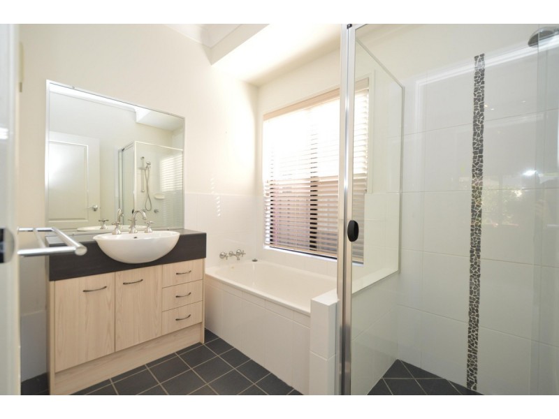 5 Tom Thumb Place, Yamba NSW 2464