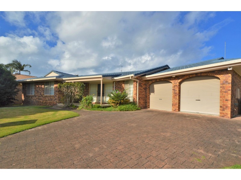 6 Barbara Close, Yamba NSW 2464