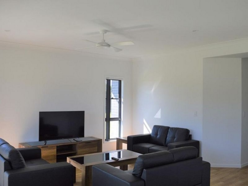 136 Carrs Drive, Yamba NSW 2464