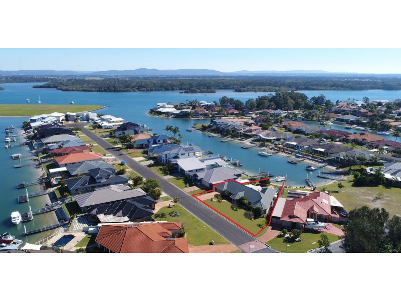 2 Barellan Avenue, Yamba NSW 2464
