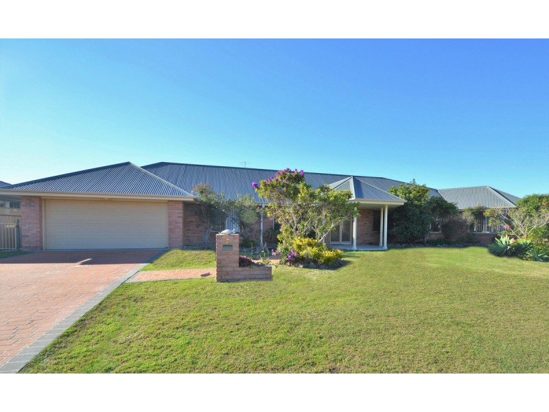 2 Barellan Avenue, Yamba NSW 2464