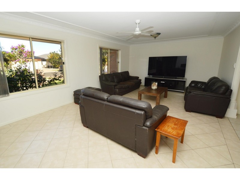 2 Barellan Avenue, Yamba NSW 2464