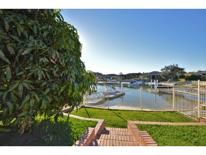 2 Barellan Avenue, Yamba NSW 2464