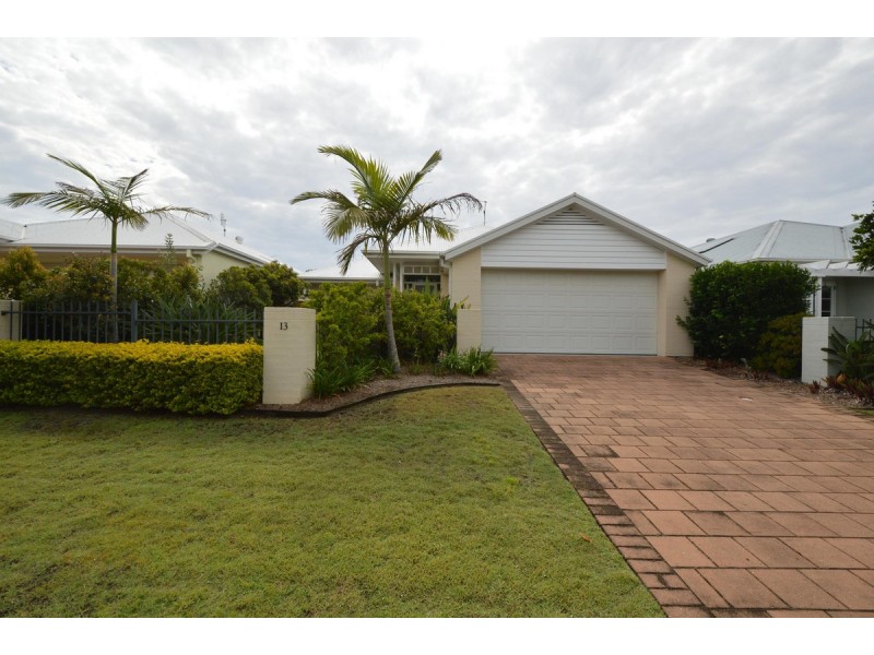 13 The Parkway, Yamba NSW 2464