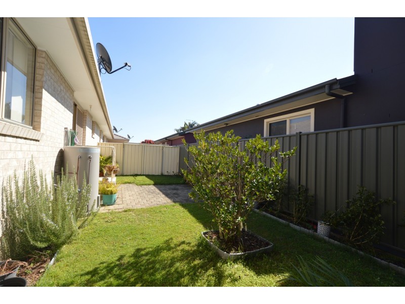 2/15A Shores Drive, Yamba NSW 2464