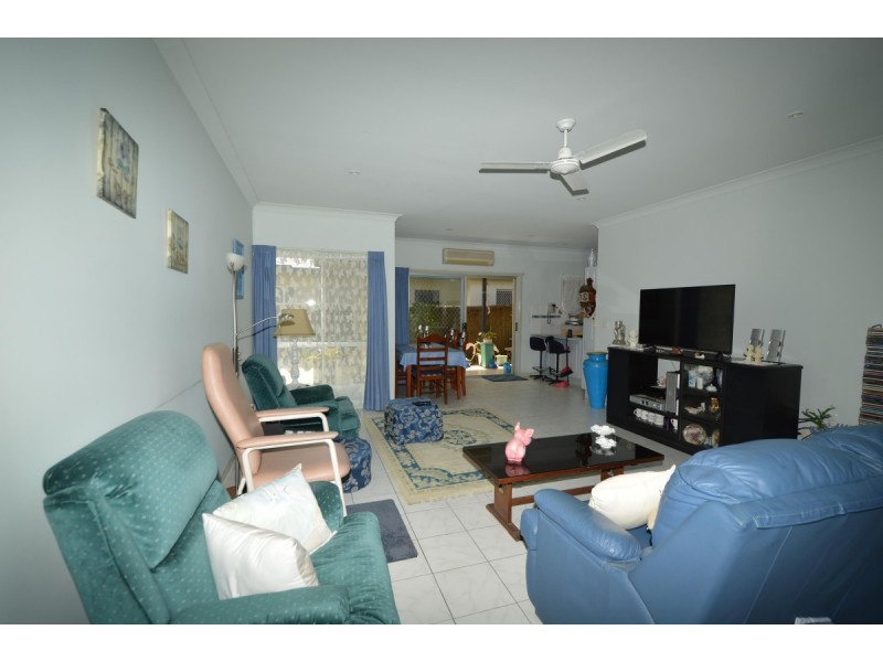 1/5 Mulgi Street, Yamba NSW 2464