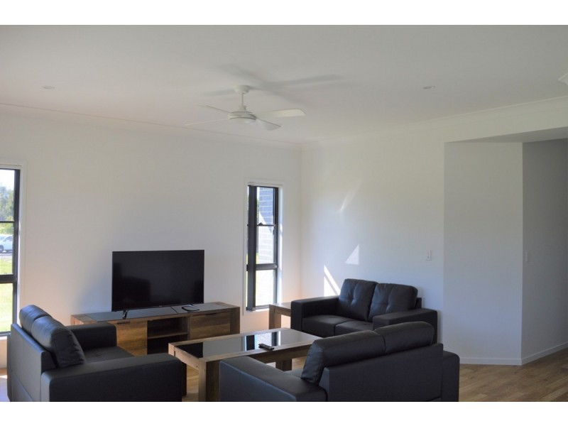 136 Carrs Drive, Yamba NSW 2464