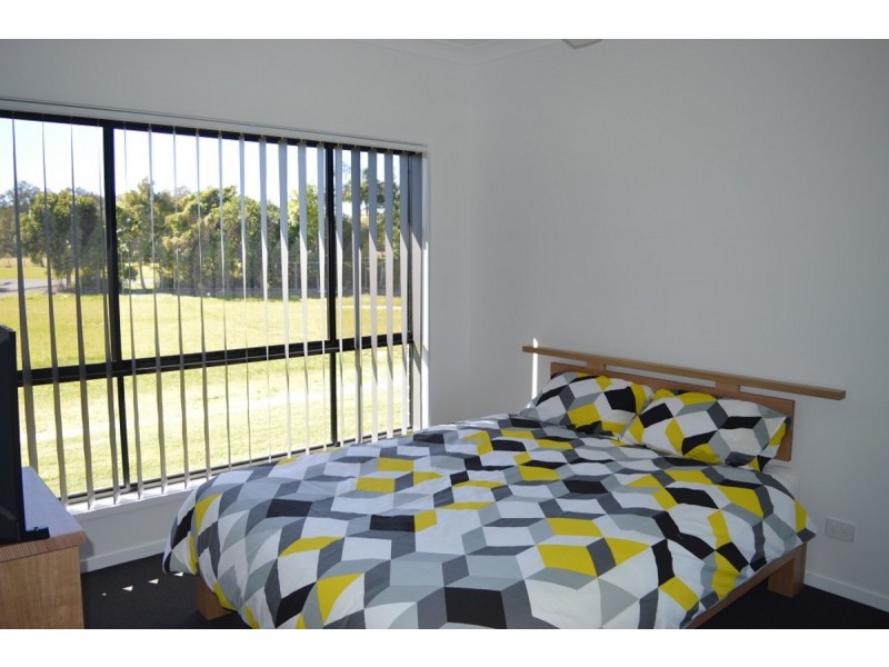 136 Carrs Drive, Yamba NSW 2464