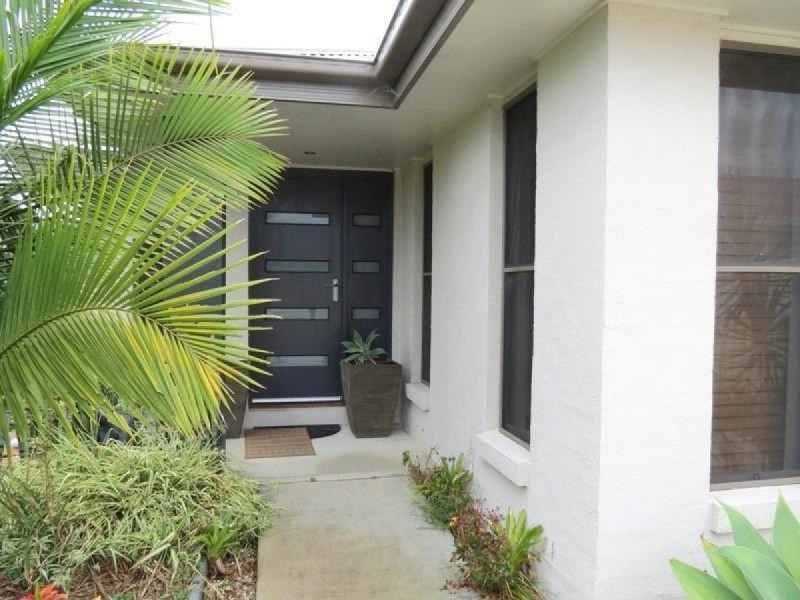 8 Buccaneer Court, Yamba NSW 2464