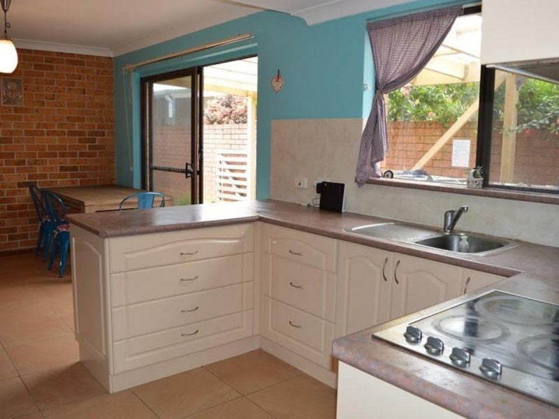 5/2 Waratah Avenue, Yamba NSW 2464
