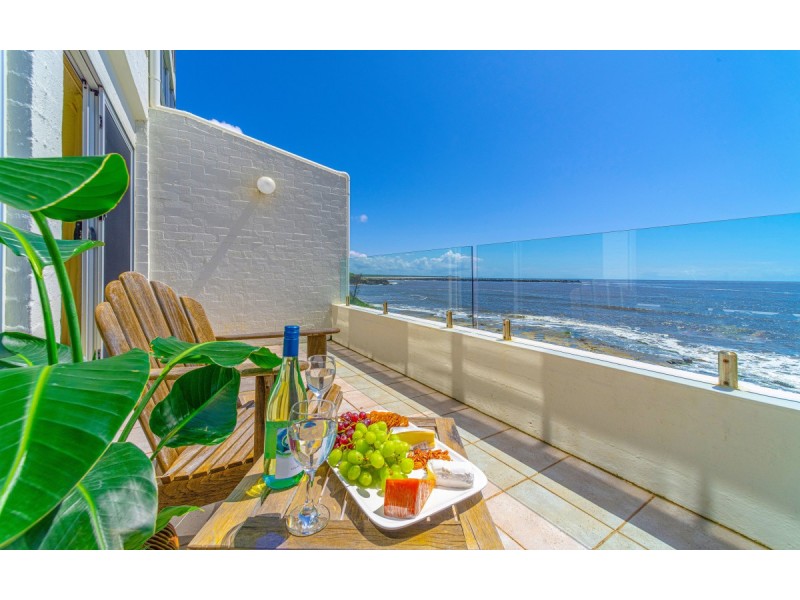 2/2 Ocean Street, Yamba NSW 2464