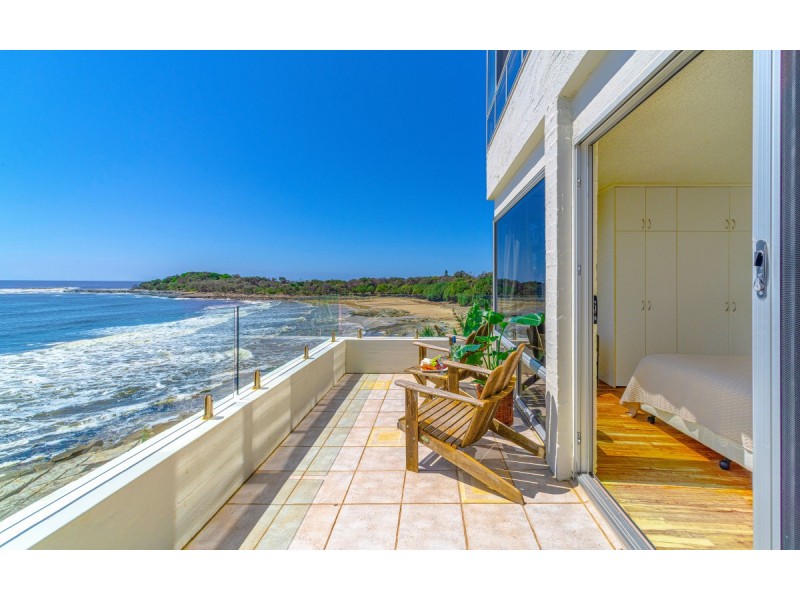 2/2 Ocean Street, Yamba NSW 2464