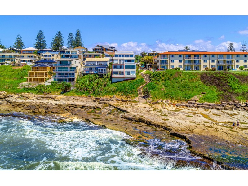 2/2 Ocean Street, Yamba NSW 2464