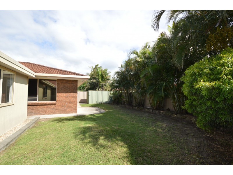 11 Heron Court, Yamba NSW 2464