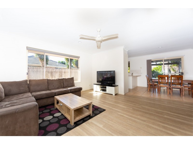 7 Plover Close, Yamba NSW 2464