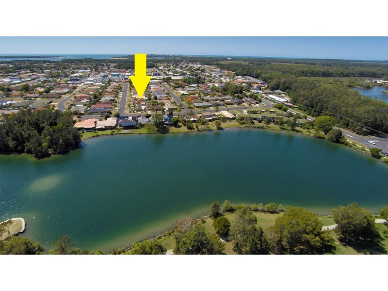 2 Heron Court, Yamba NSW 2464