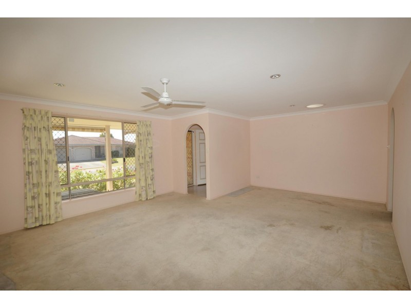 2 Heron Court, Yamba NSW 2464