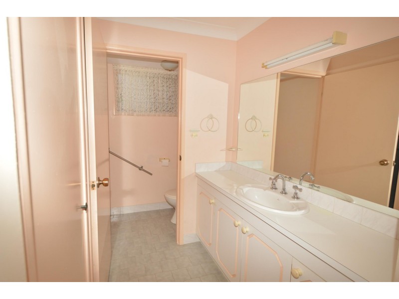 2 Heron Court, Yamba NSW 2464