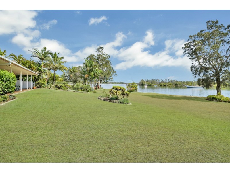 22 Palm Terrace, Yamba NSW 2464