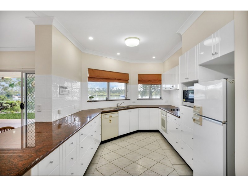22 Palm Terrace, Yamba NSW 2464