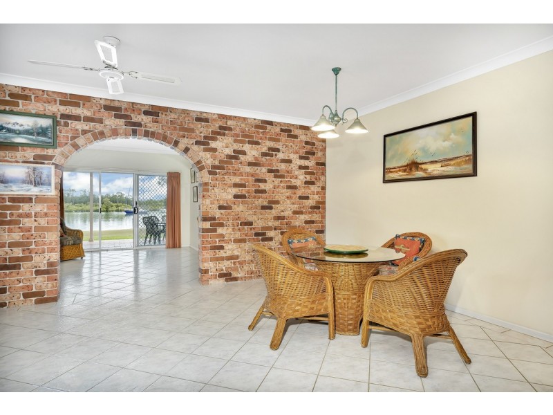 22 Palm Terrace, Yamba NSW 2464