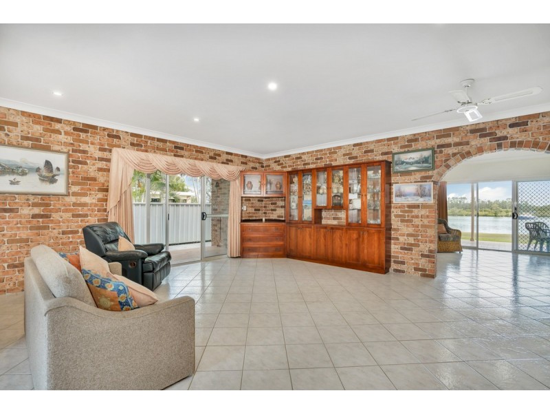22 Palm Terrace, Yamba NSW 2464