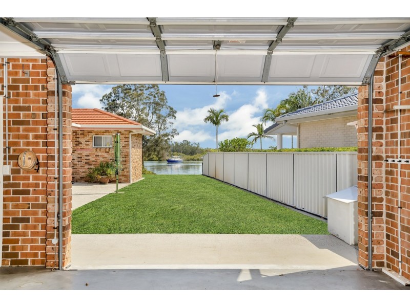 22 Palm Terrace, Yamba NSW 2464