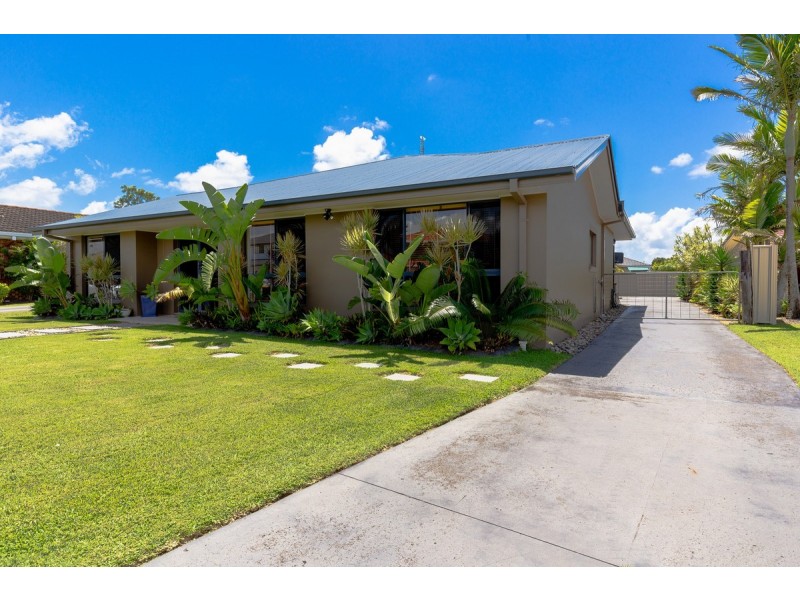 24 Melaleuca Drive, Yamba NSW 2464