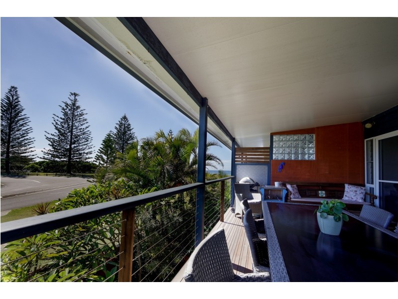 4/11 Pacific Parade, Yamba NSW 2464