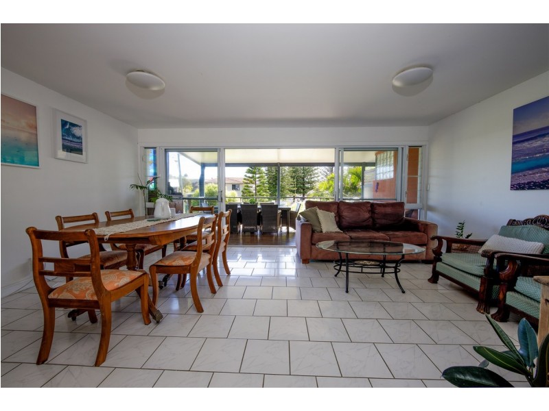 4/11 Pacific Parade, Yamba NSW 2464