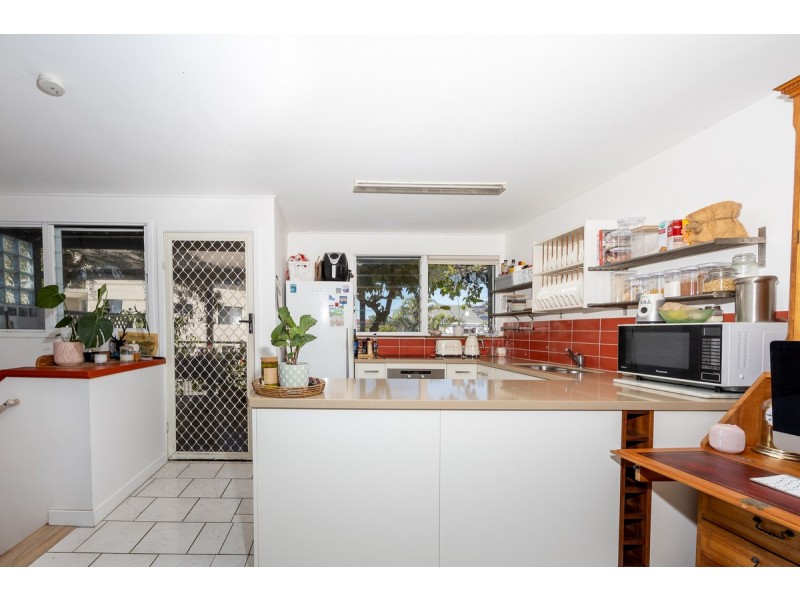 4/11 Pacific Parade, Yamba NSW 2464